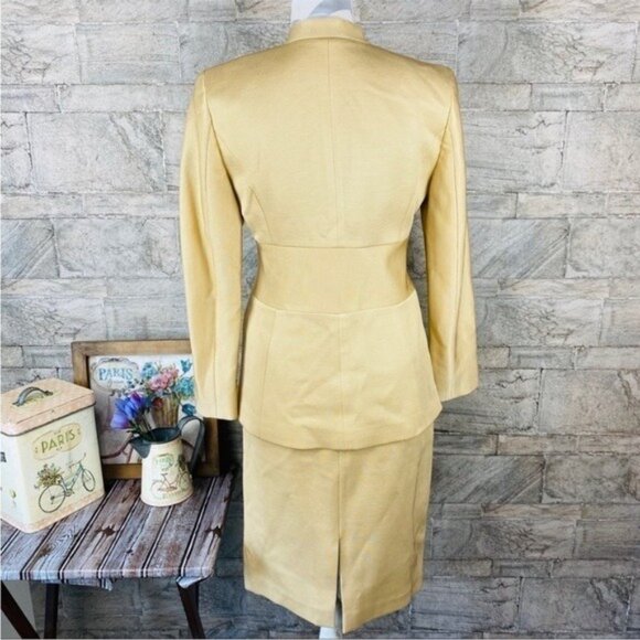 W by Worth Tan Viscose Zip Jacket Pencil Skirt Suit Set Size 4P Elegant Chic - Picture 4 of 14